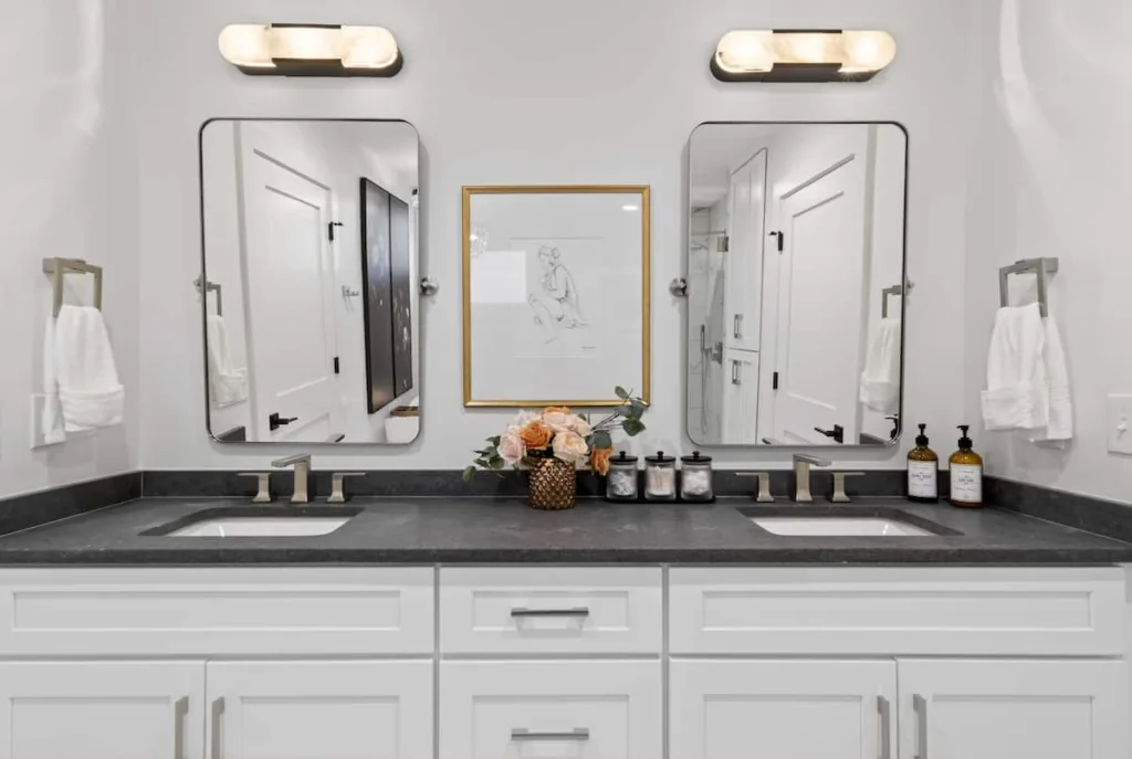 Second bathroom in White Porch Retreat vacation rental